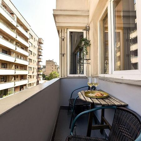 Stylish & Spacious Apartment Near The Old Town - A Touch Of History, A Dash Of Modernity Bucarest Exterior foto