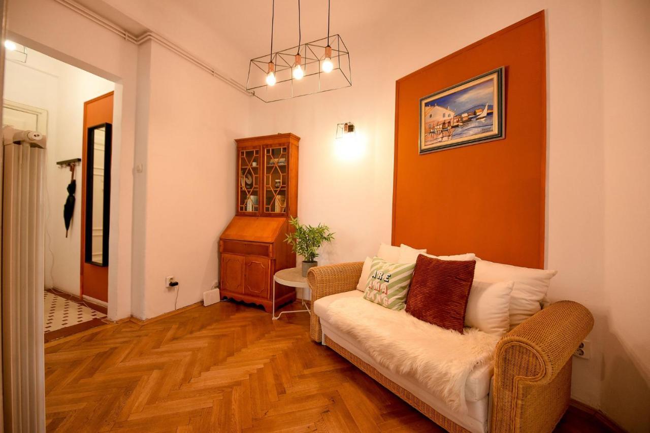 Stylish & Spacious Apartment Near The Old Town - A Touch Of History, A Dash Of Modernity Bucarest Exterior foto