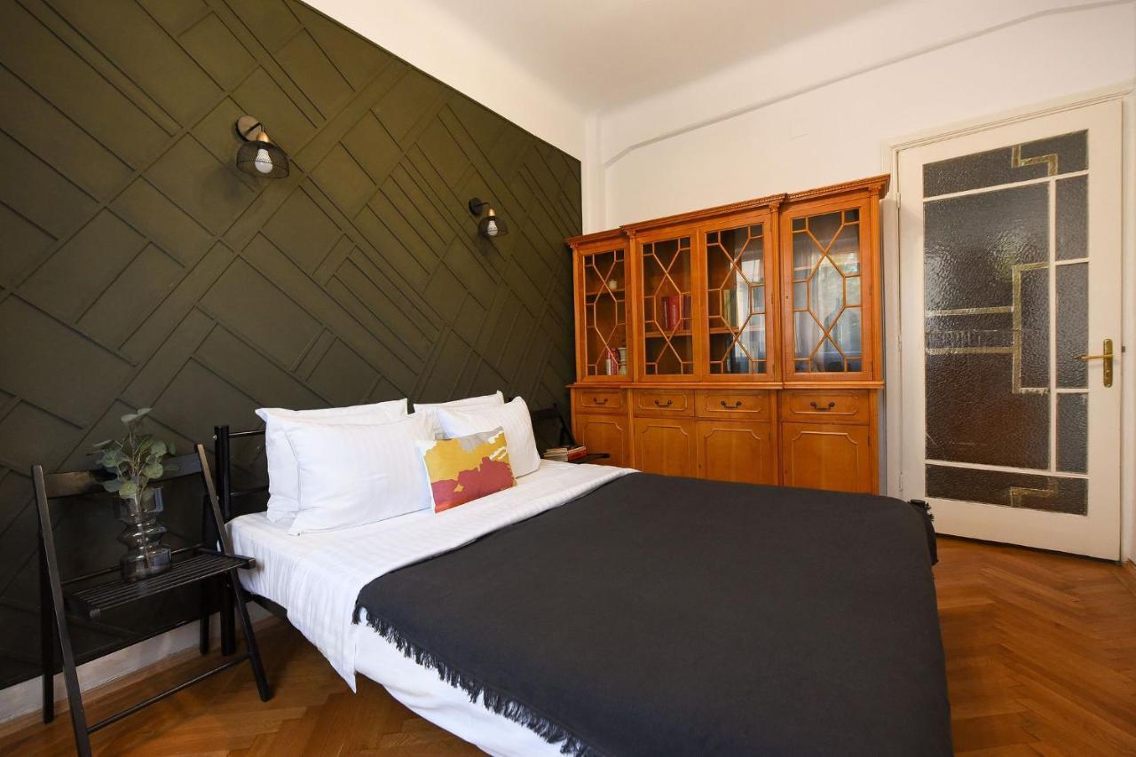 Stylish & Spacious Apartment Near The Old Town - A Touch Of History, A Dash Of Modernity Bucarest Exterior foto