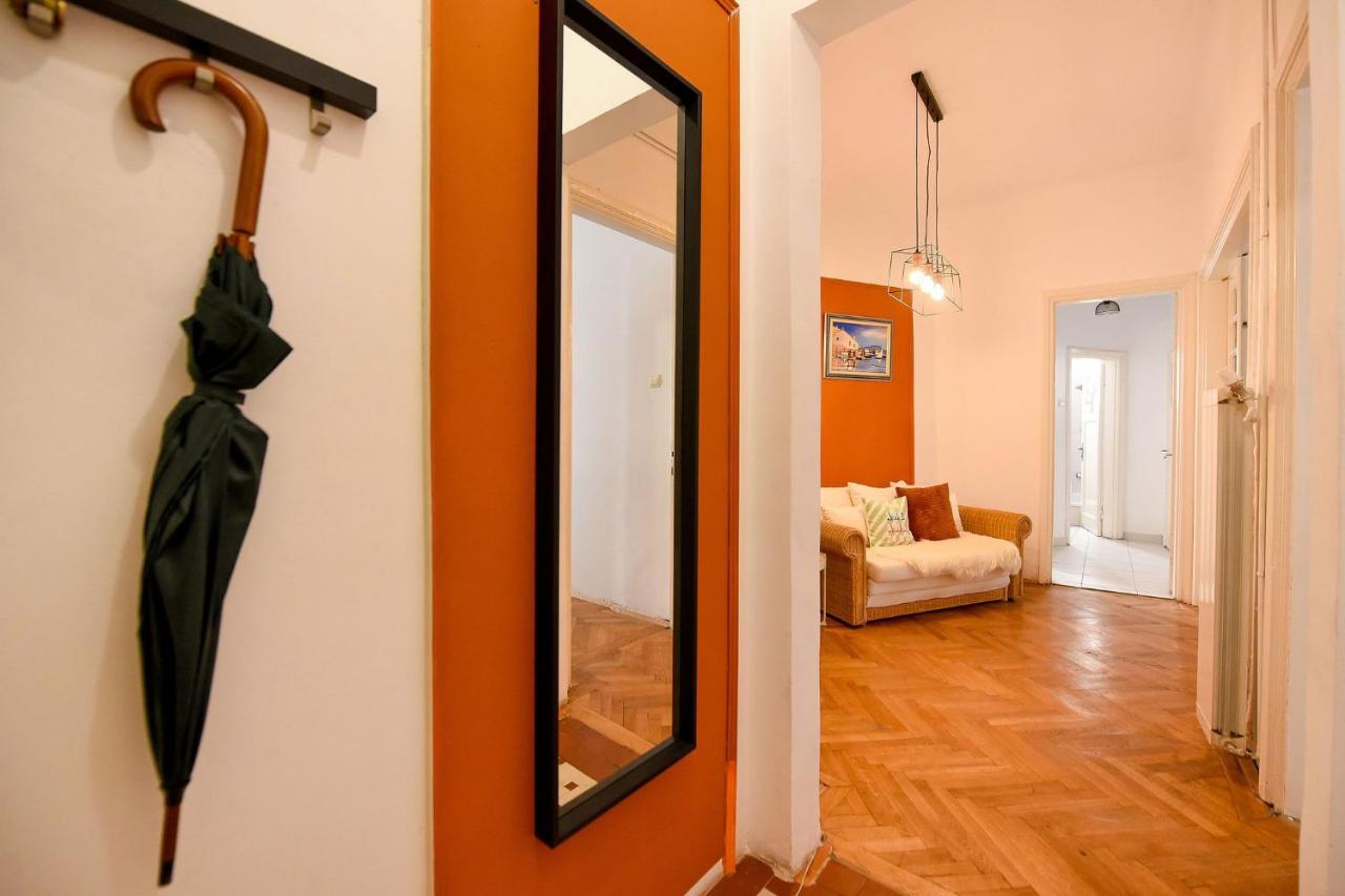 Stylish & Spacious Apartment Near The Old Town - A Touch Of History, A Dash Of Modernity Bucarest Exterior foto