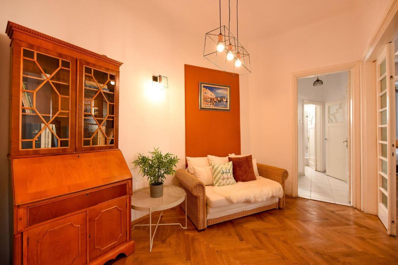 Stylish & Spacious Apartment Near The Old Town - A Touch Of History, A Dash Of Modernity Bucarest Exterior foto